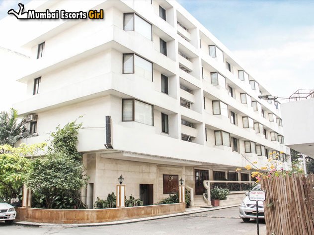 Parle International Hotel Escorts in Mumbai